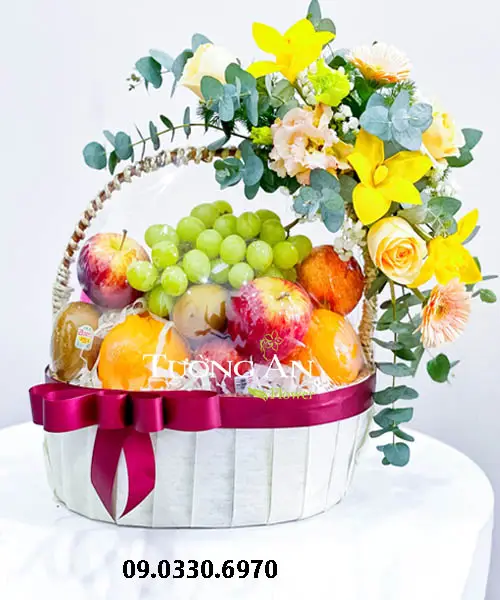 Giỏ hoa qua tươi - Biểu tượng của sự tươi mới và yêu thương trong cuộc sống