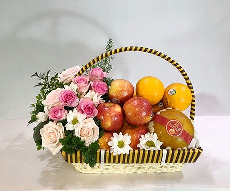 Giỏ hoa qua tươi - Biểu tượng của sự tươi mới và yêu thương trong cuộc sống